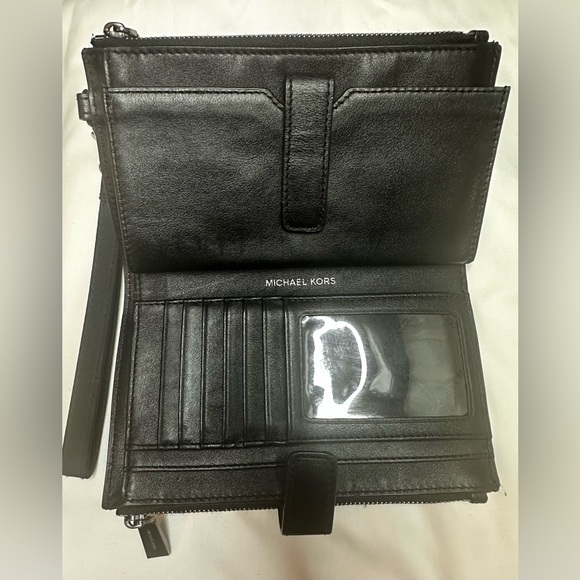 EUC Michael Kors Jet Set Double Zip Wristlet - Picture 4 of 17